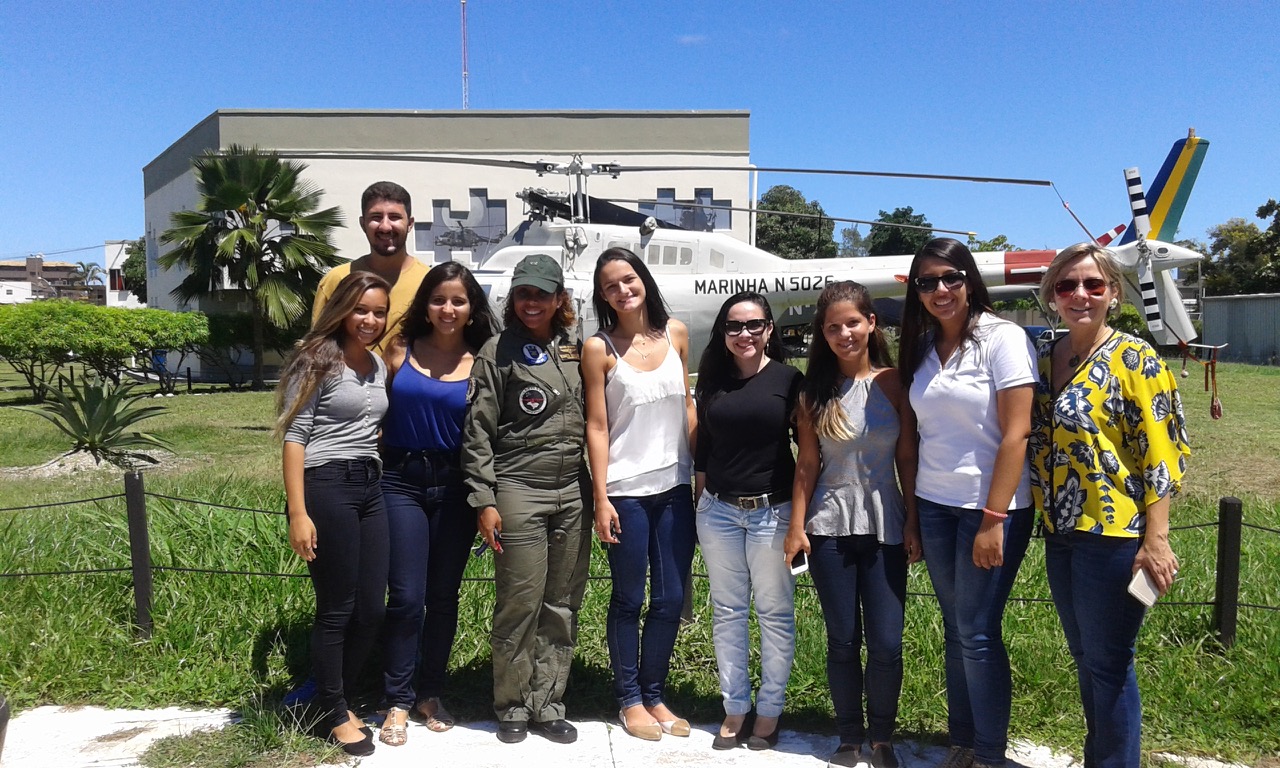 Alunos de Psicologia visitam Base Aérea Naval de São Pedro da Aldeia