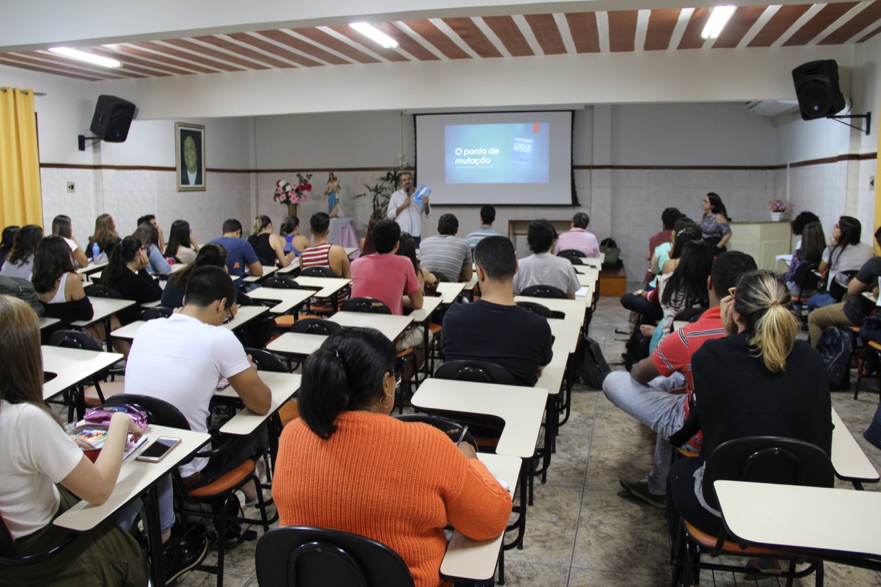 Faculdade Salesiana: Alunos de Administração participam de aulão