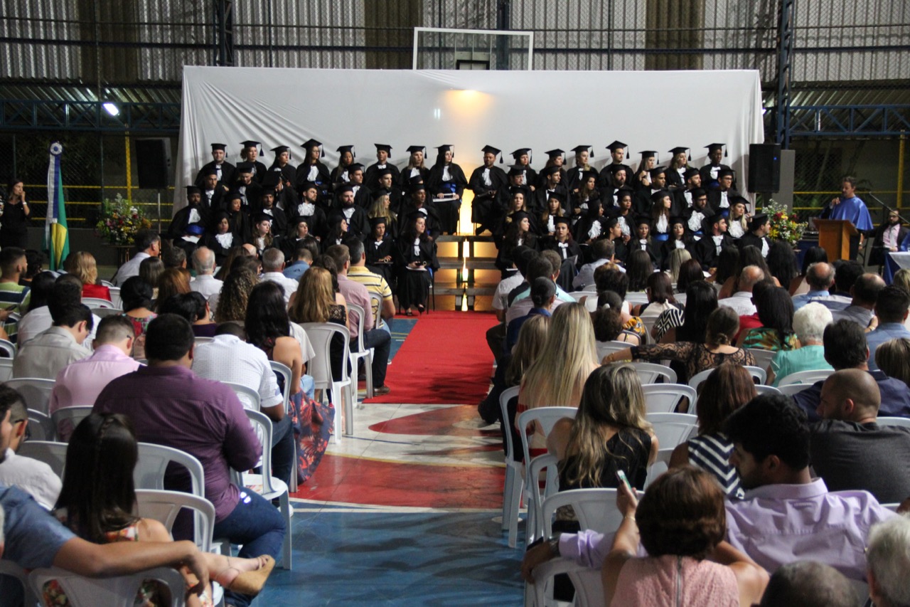 Novos profissionais são formados da Faculdade Salesiana