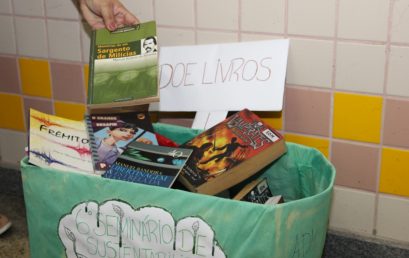 Estudantes arrecadam livros para doação                          