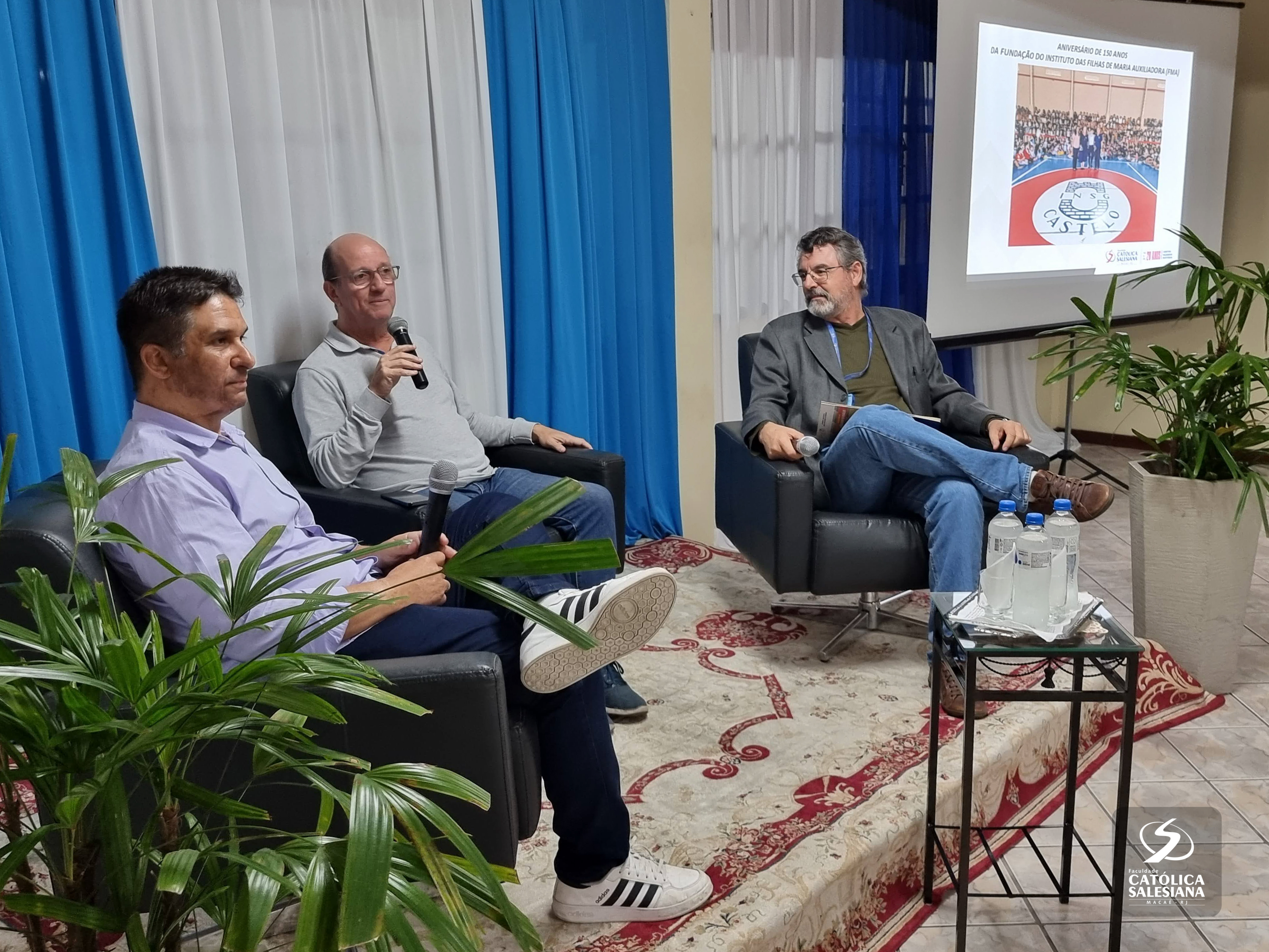 Marcos Uchôa em palestra na Faculdade Salesiana: “Já fui vítima de fake news”